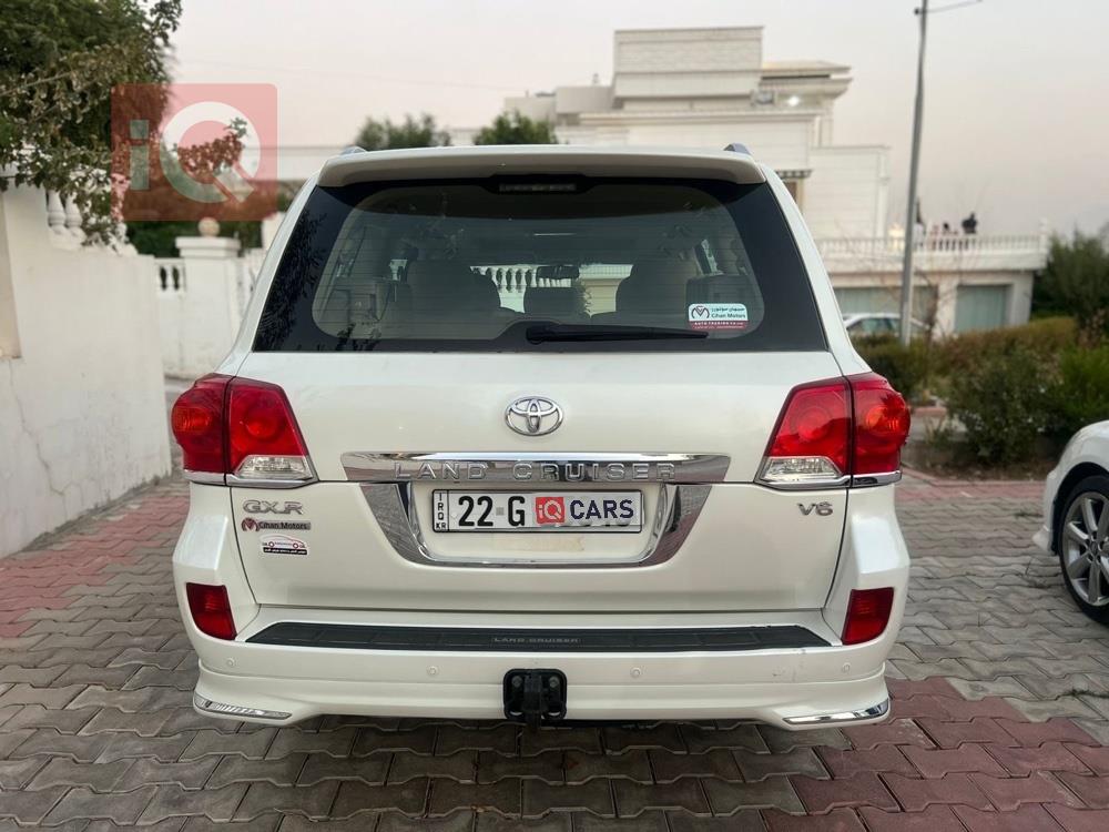 تۆیۆتا لاند کروزەر